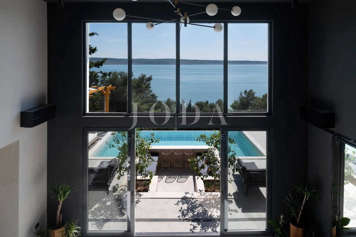 Luksuzna vila s panoramskim pogledom na morje