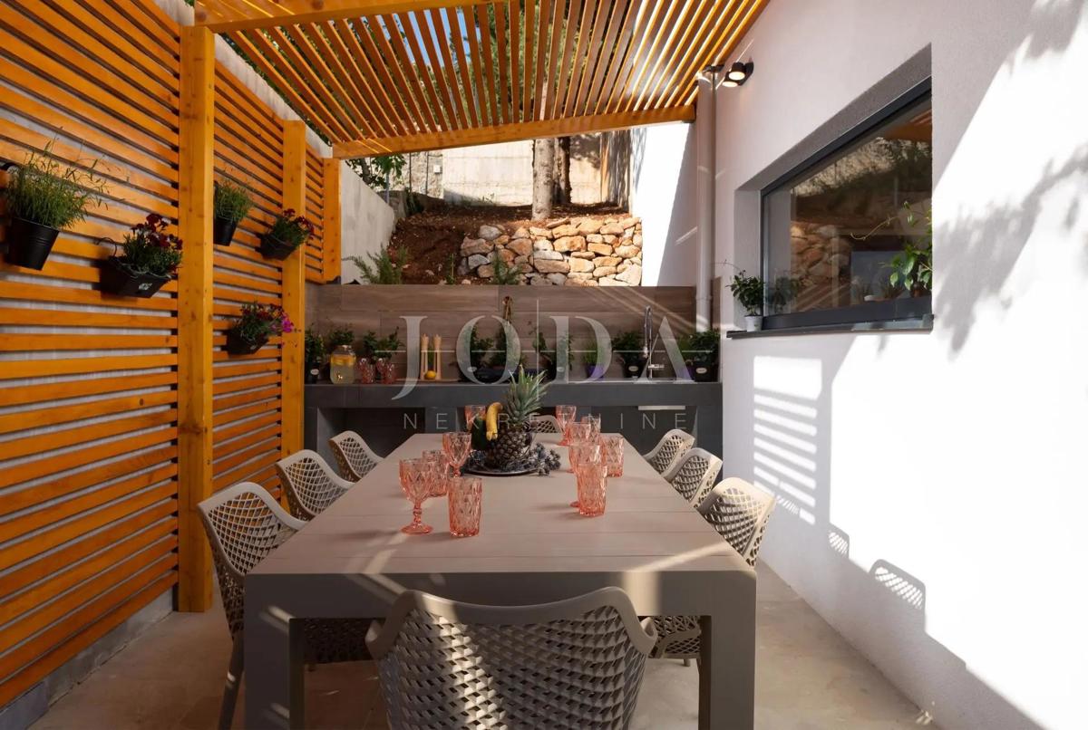 Luksuzna vila s panoramskim pogledom na morje