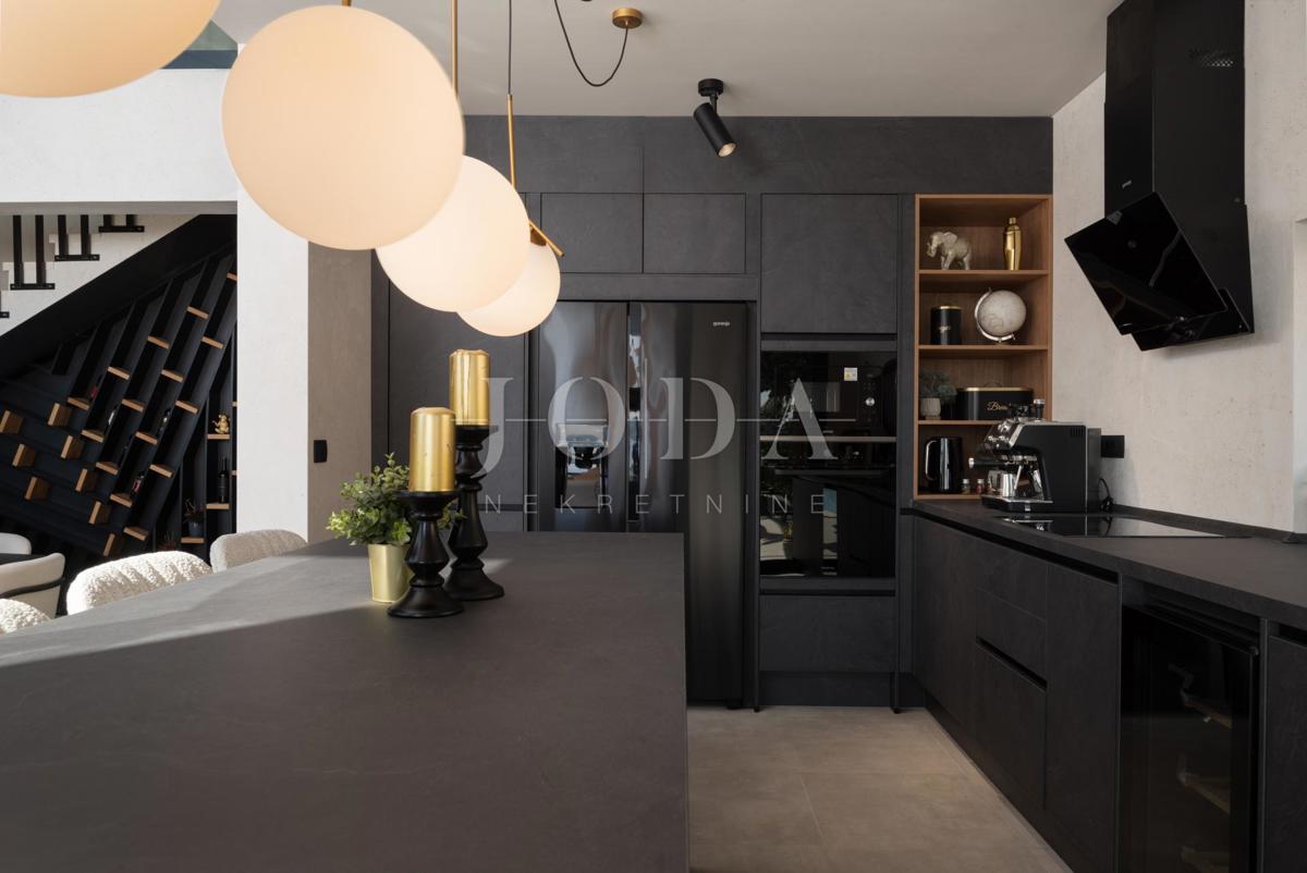 Luksuzna vila s panoramskim pogledom na morje