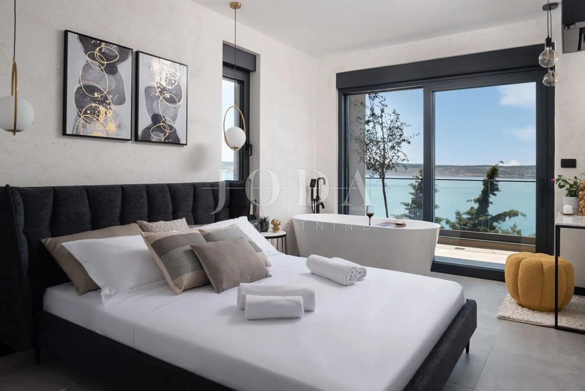 Luksuzna vila s panoramskim pogledom na morje