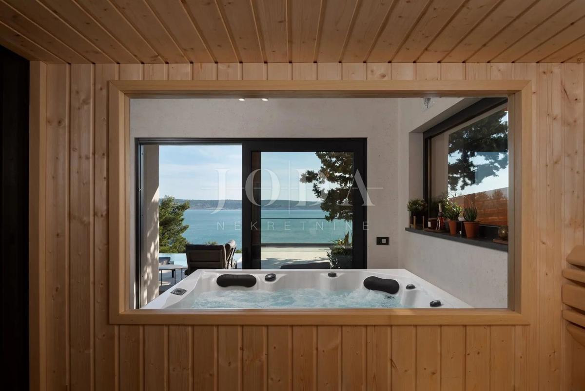 Luksuzna vila s panoramskim pogledom na morje