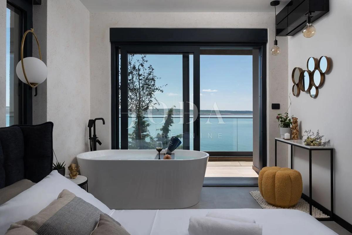 Luksuzna vila s panoramskim pogledom na morje