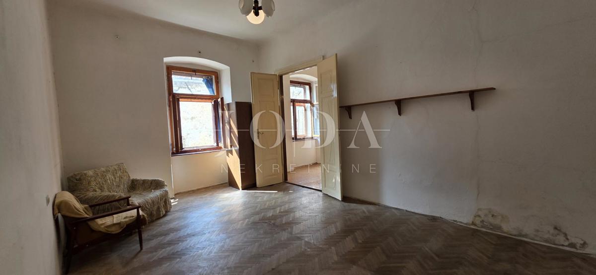 Apartma Senj prva vrsta ob morju center 42 m²
