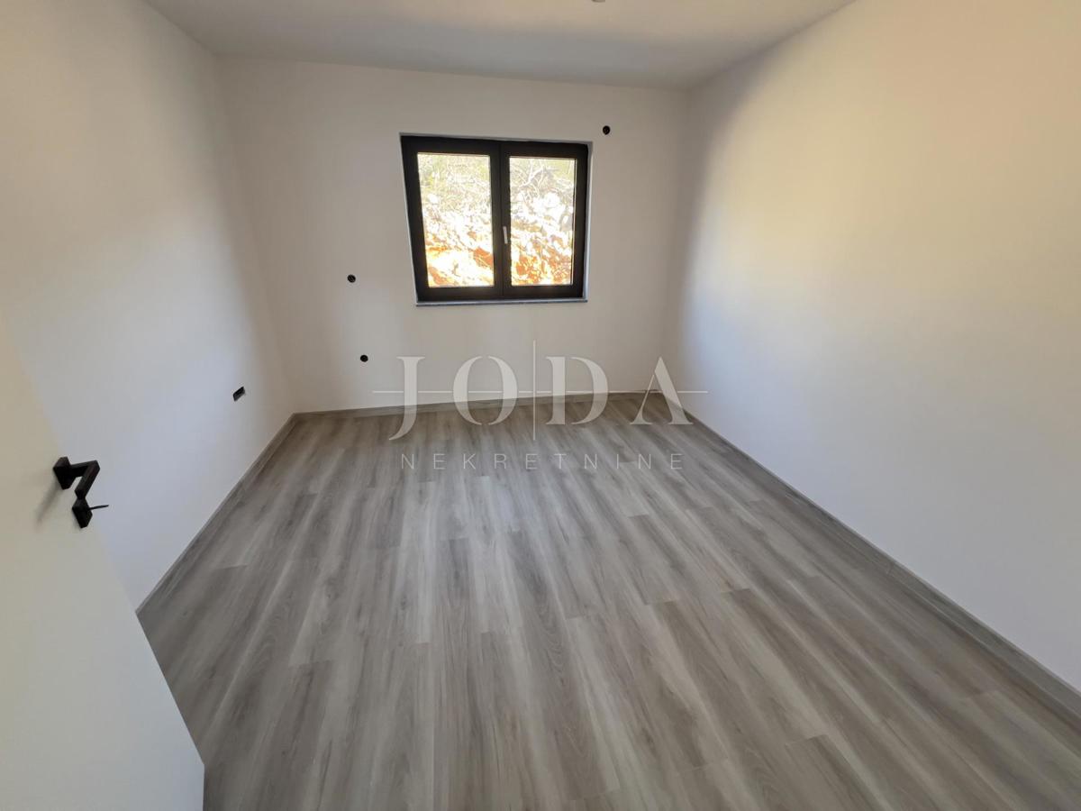 Stanovanje Klenovica, Novi Vinodolski, 200m2