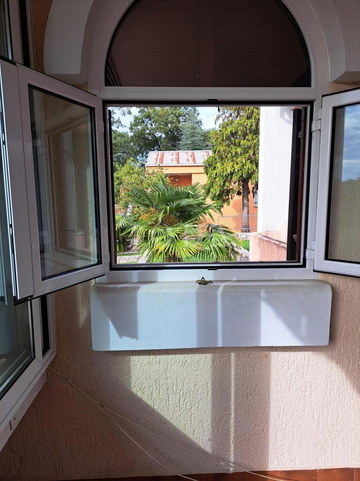 Otok Krk, Njivice, kuća s pogledom na more, mirna lokacija