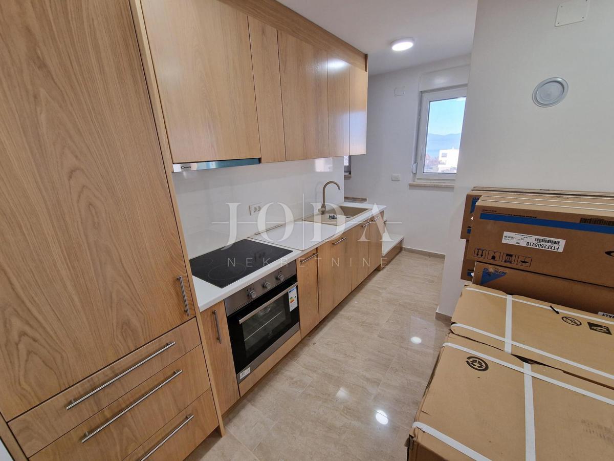 Apartma s pogledom na morje in vrtom, Njivice - otok Krk