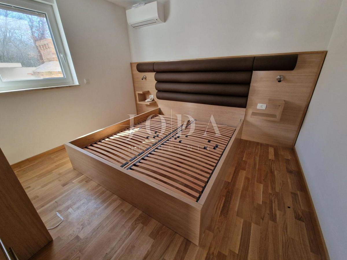 Apartma s pogledom na morje in vrtom, Njivice - otok Krk