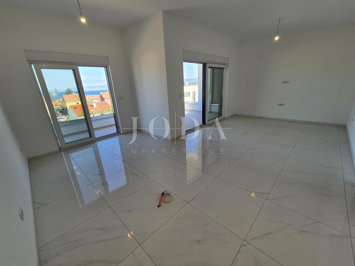 Malinska – Novogradnja, odlična zasnova apartmana, vrt!