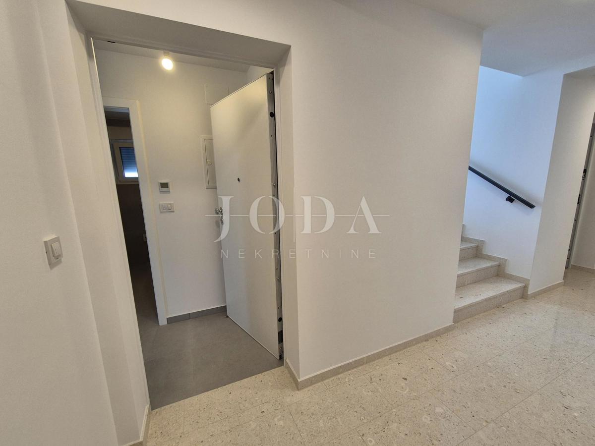 Malinska – Novogradnja, odlična zasnova apartmana, vrt!