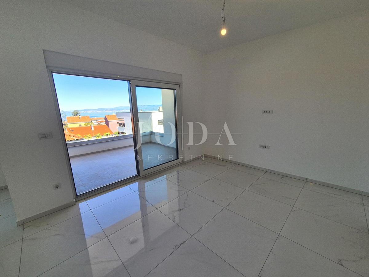 Malinska – Novogradnja, odlična zasnova apartmana, vrt!