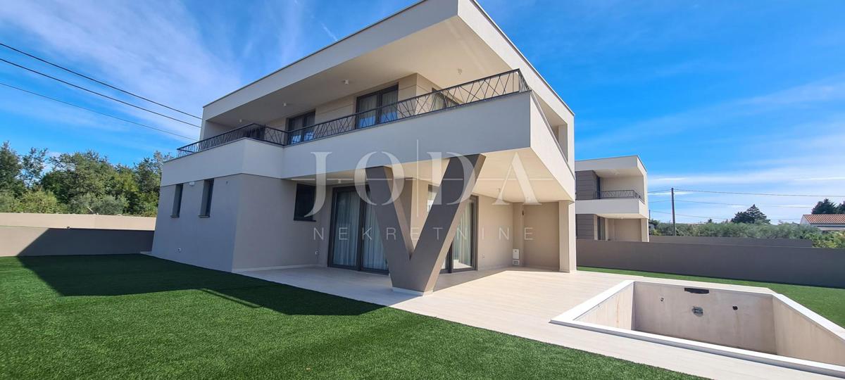 Okolica mesta Krk, vila z bazenom in pogledom na morje!