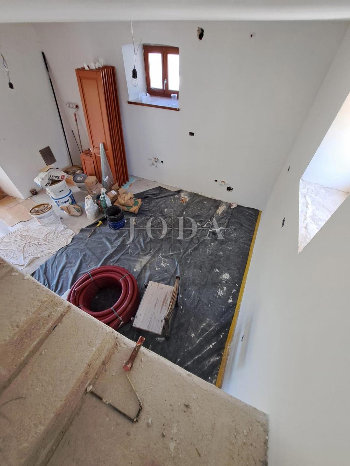 Lepa samostojna hiša na otoku Krku