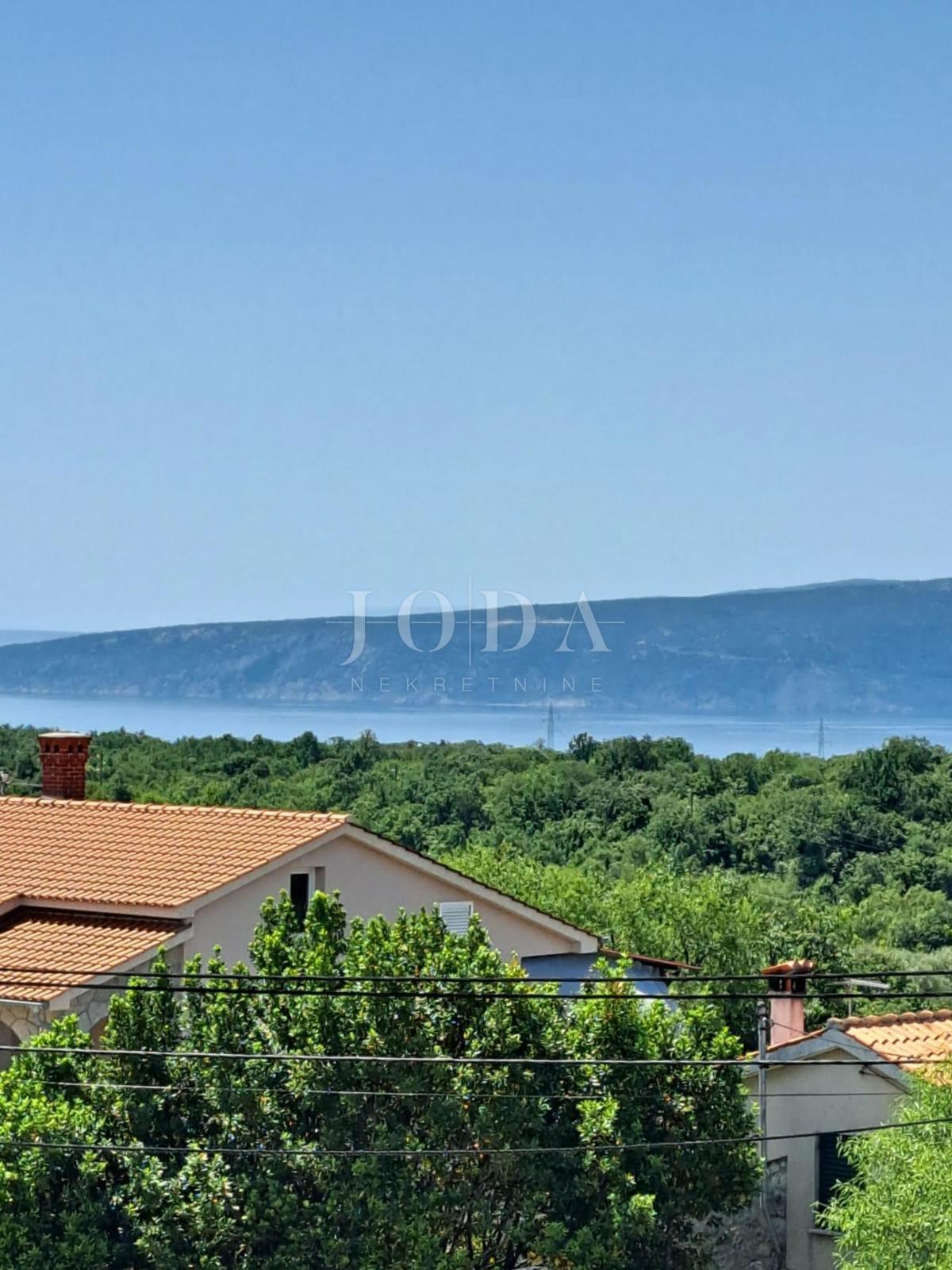 Lepa samostojna hiša na otoku Krku