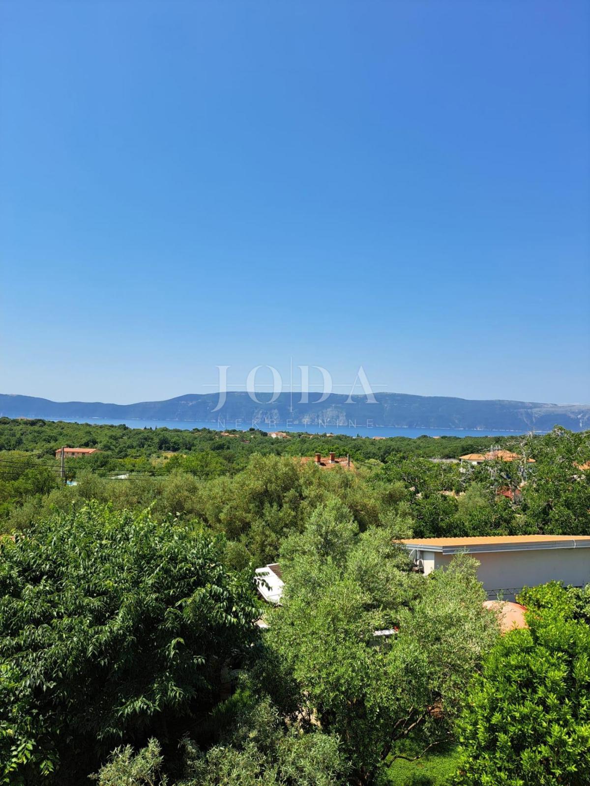 Lepa samostojna hiša na otoku Krku
