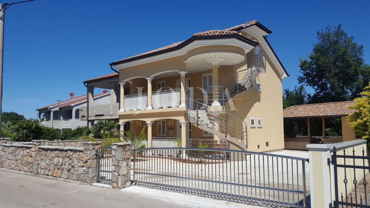 Apartmajska hiša dvojček, Malinska - otok Krk