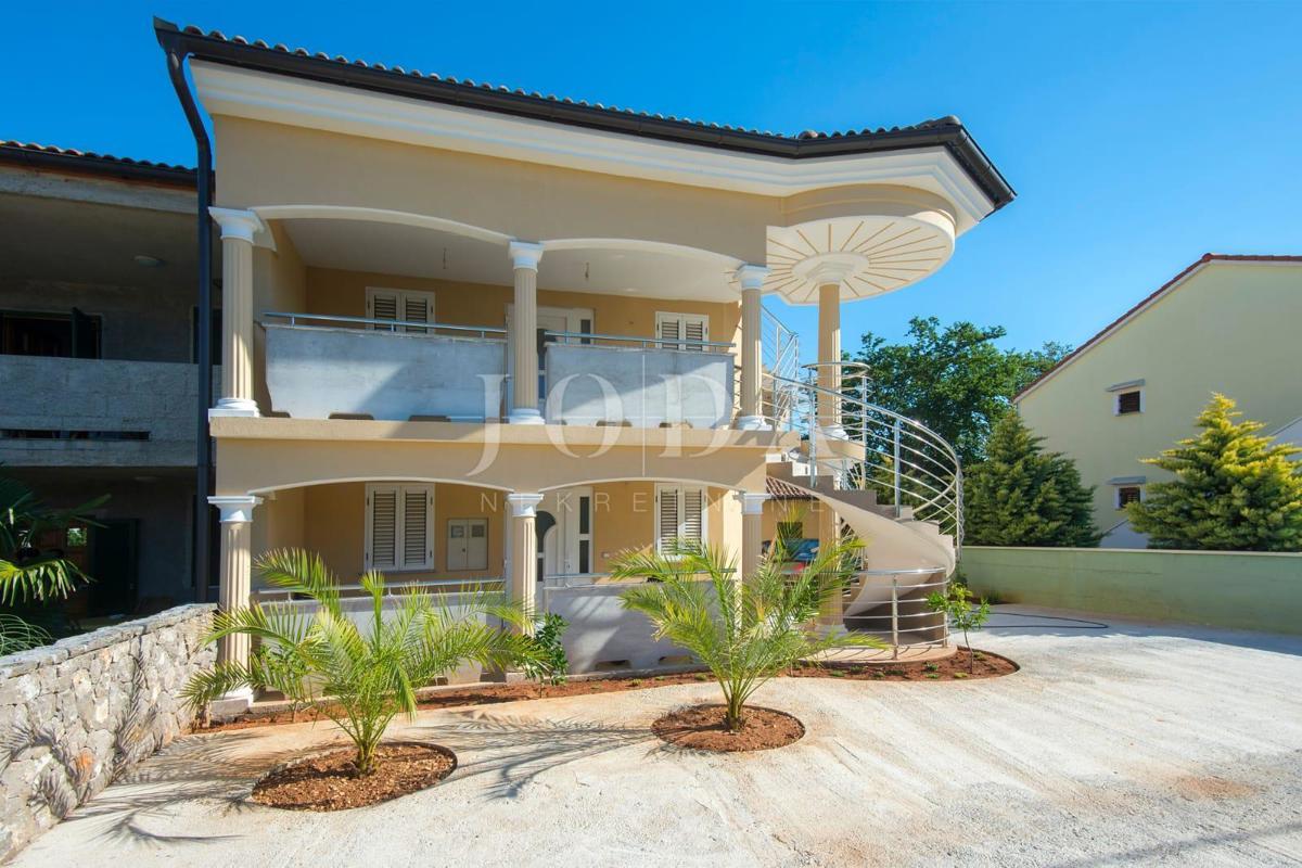 Apartmajska hiša dvojček, Malinska - otok Krk