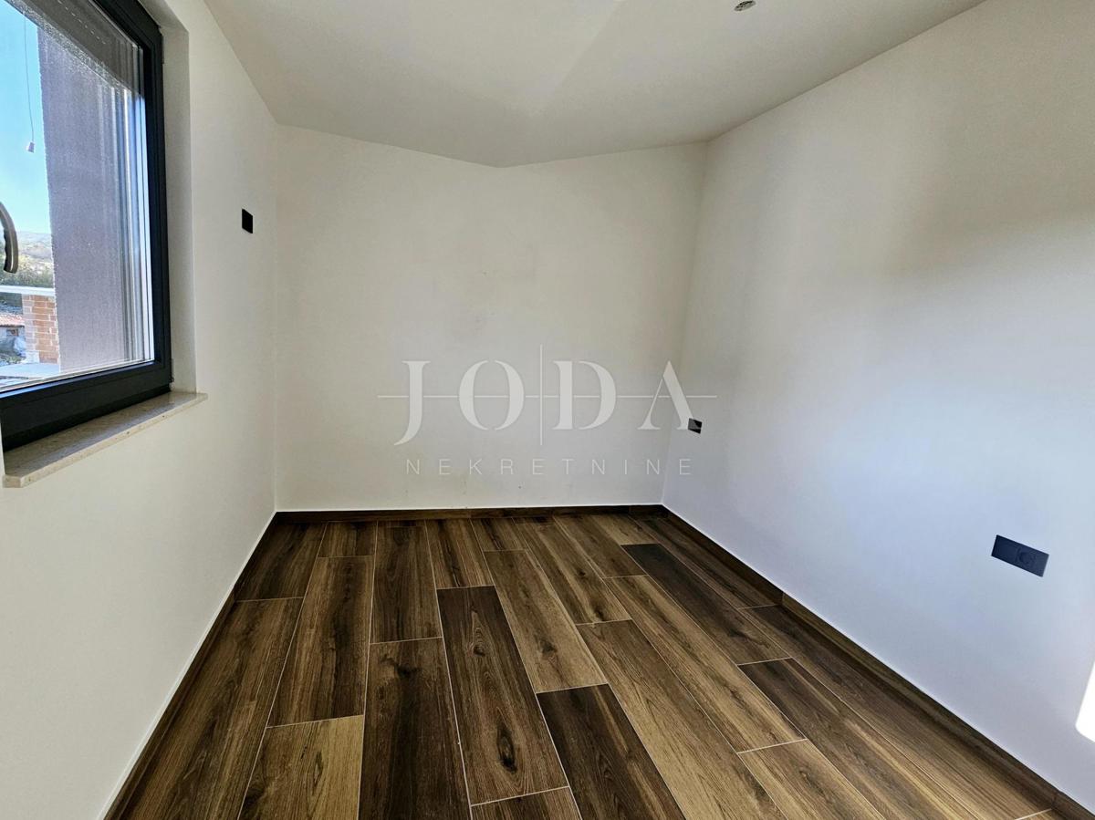 Penthouse na mirni lokaciji - novogradnja v mestu Krk