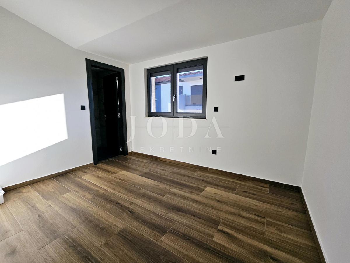 Penthouse na mirni lokaciji - novogradnja v mestu Krk
