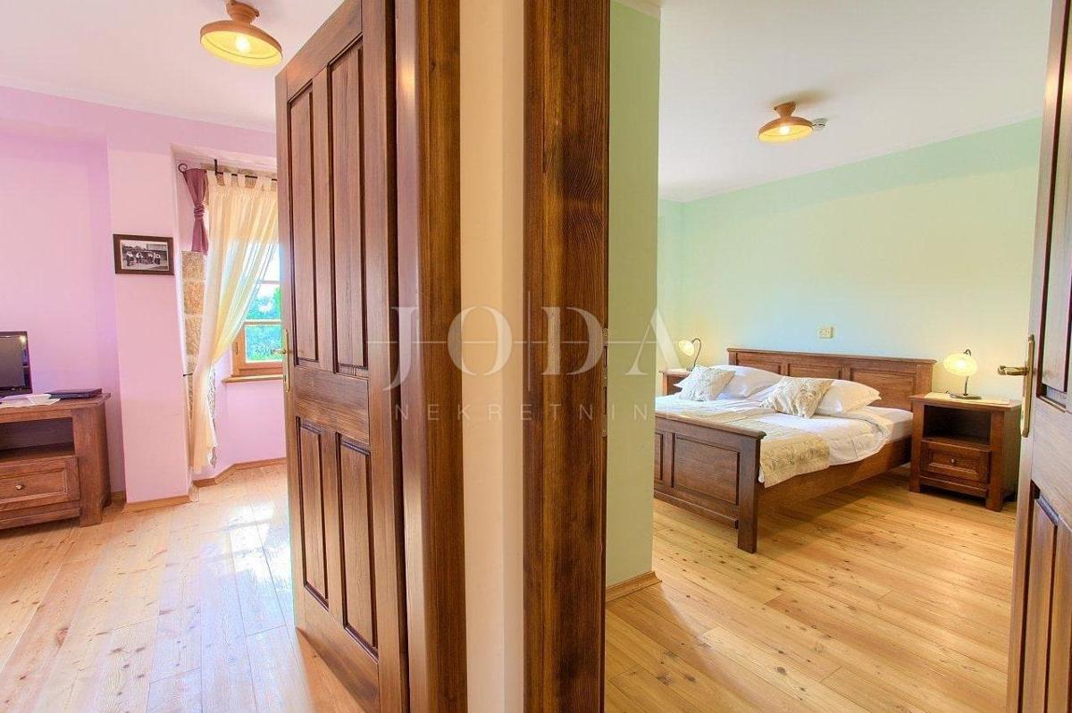 Kamnita hiša na mirni lokaciji