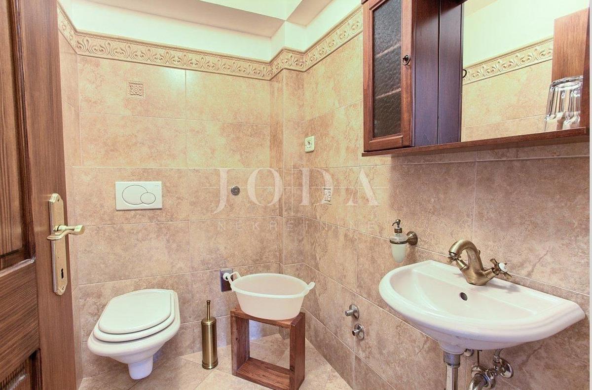 Kamnita hiša na mirni lokaciji