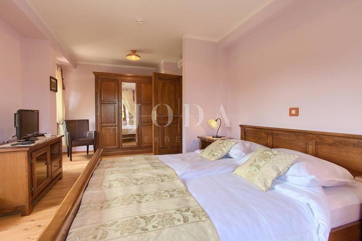 Kamnita hiša na mirni lokaciji