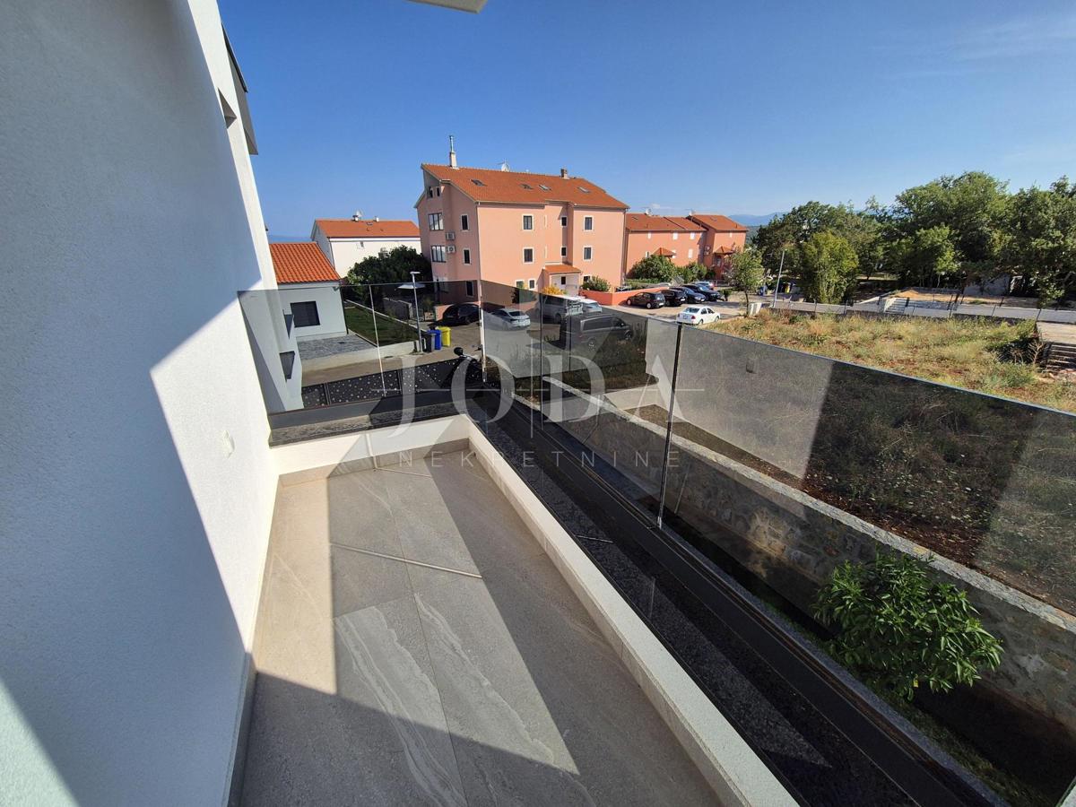 Malinska, hiša z bazenom - novogradnja