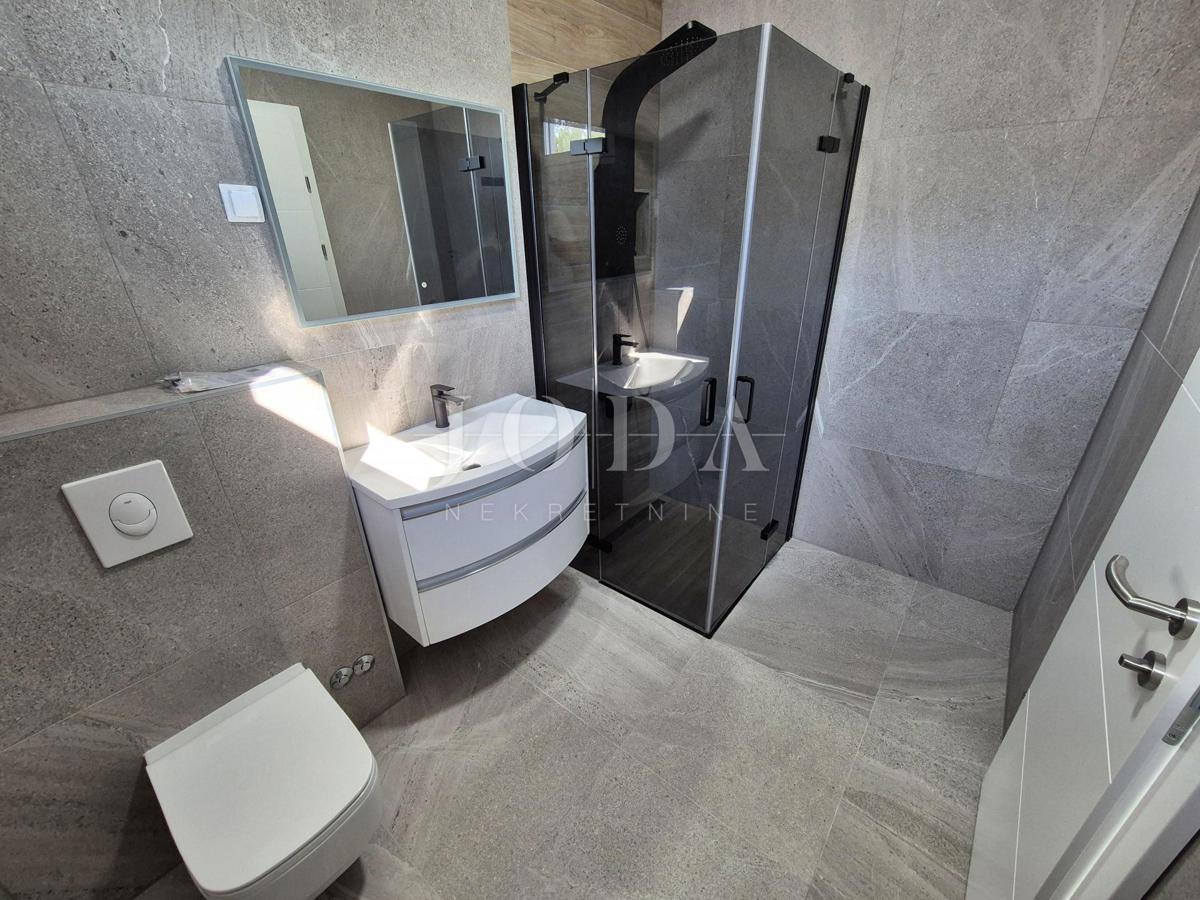 Malinska, hiša z bazenom - novogradnja