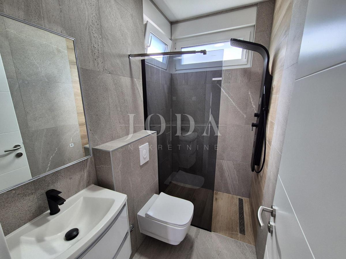 Malinska, hiša z bazenom - novogradnja