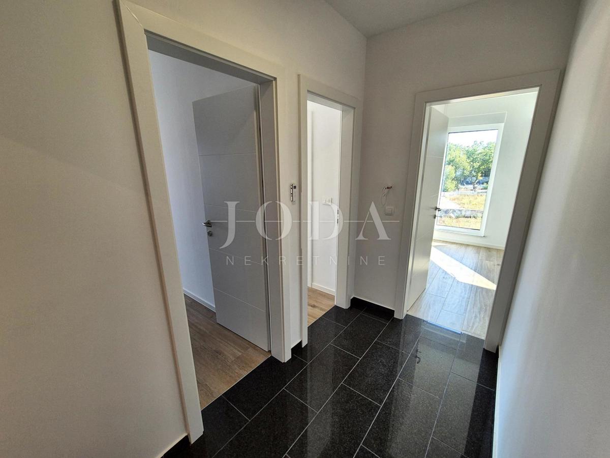 Malinska, hiša z bazenom - novogradnja