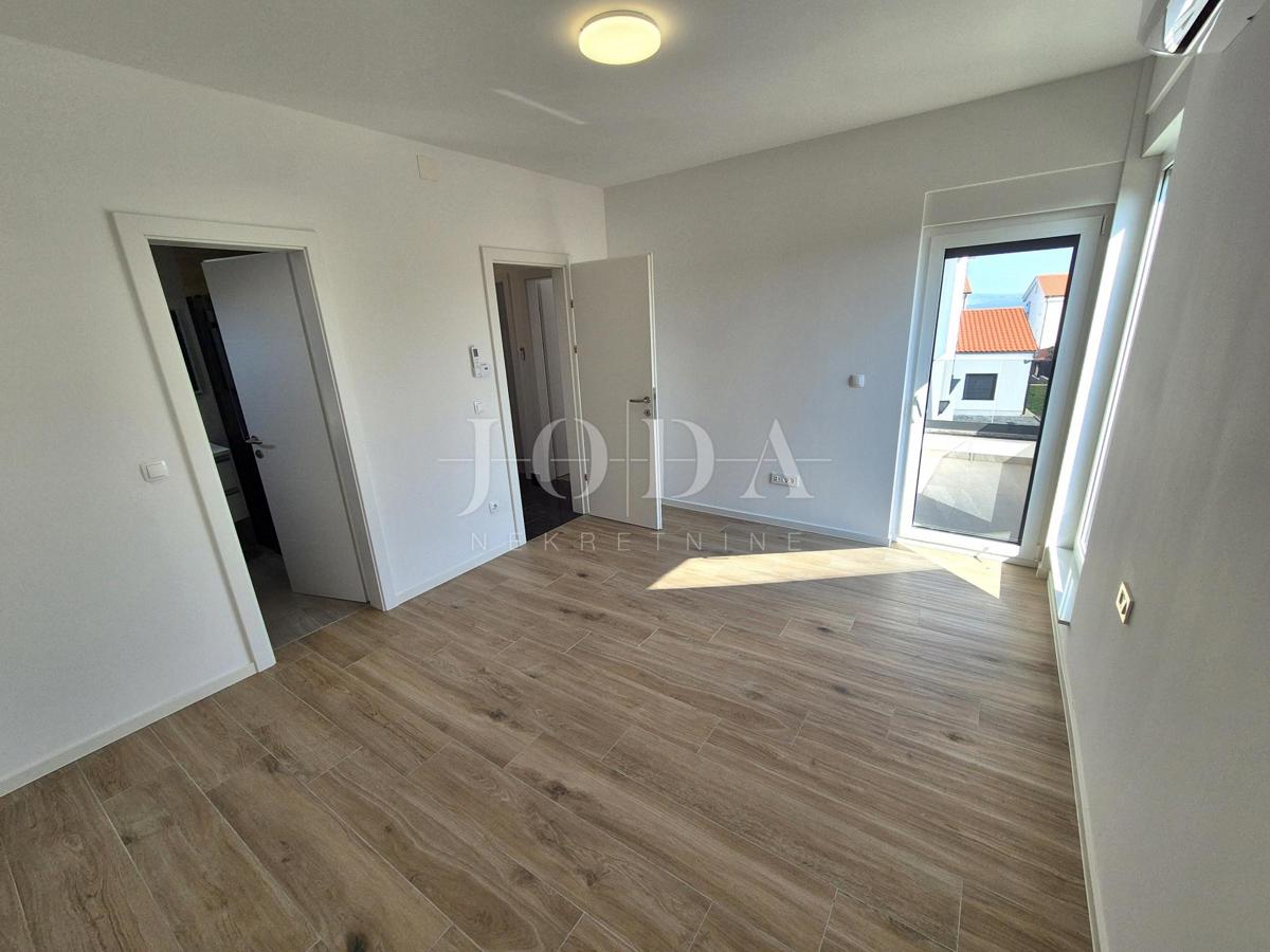 Malinska, hiša z bazenom - novogradnja