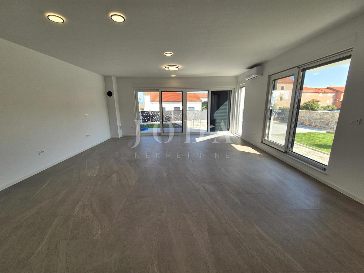 Malinska, hiša z bazenom - novogradnja