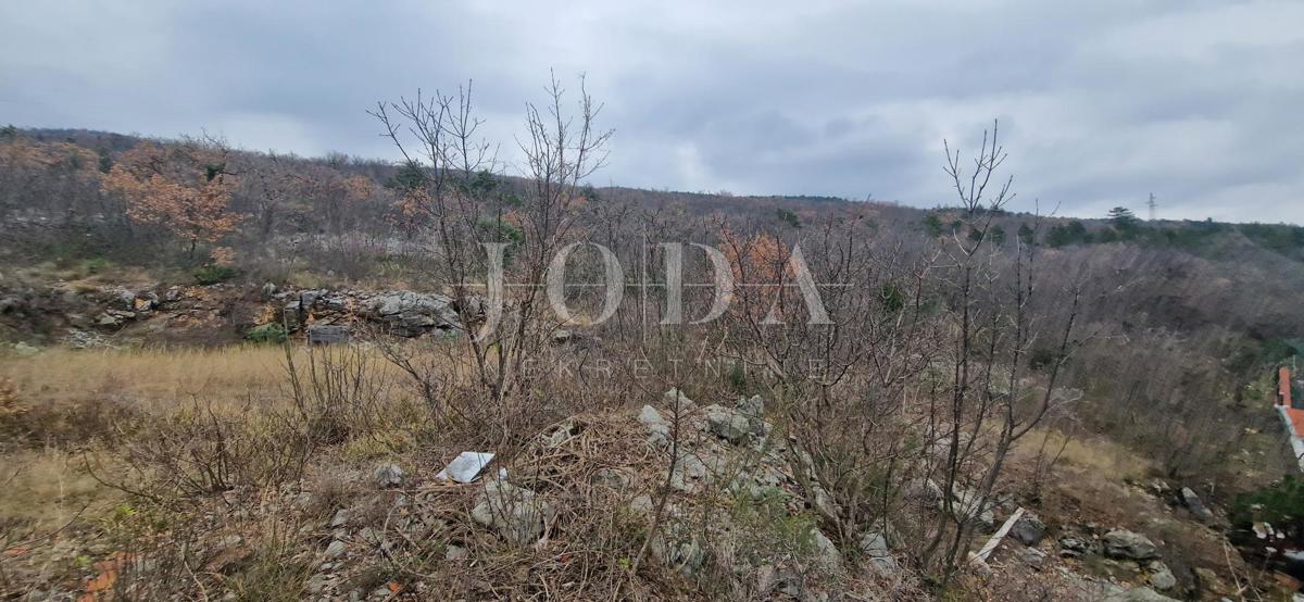 Crikvenica, zemljišče z razgledom na odlični lokaciji