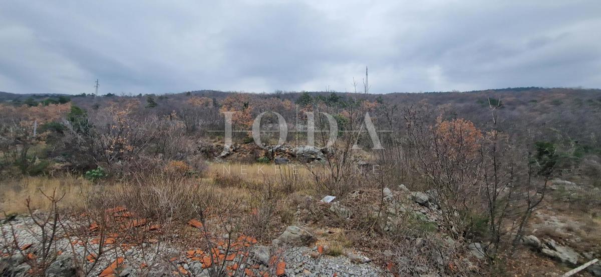 Crikvenica, zemljišče z razgledom na odlični lokaciji