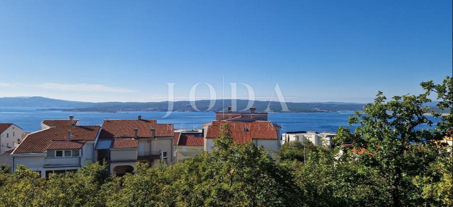 Crikvenica, zemljišče z razgledom na odlični lokaciji