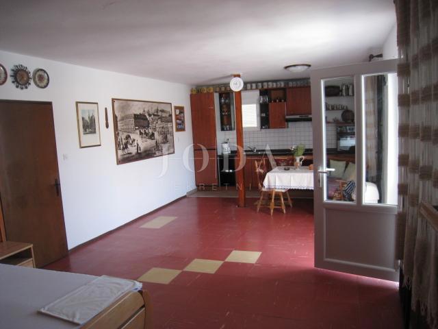 Hiša Cesarica, Karlobag, 100m2