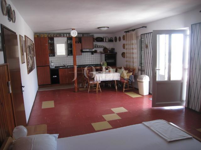 Hiša Cesarica, Karlobag, 100m2