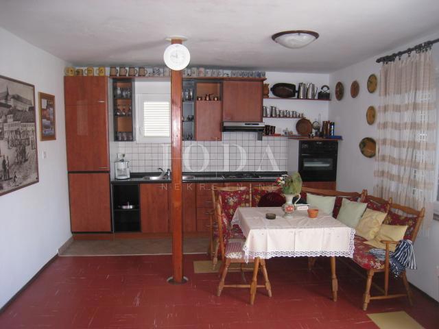 Hiša Cesarica, Karlobag, 100m2