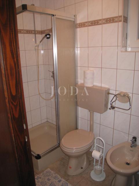Hiša Cesarica, Karlobag, 100m2