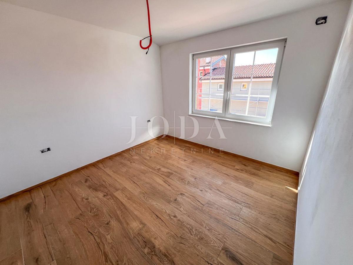 Novozgrajena hiša v Crikvenici z bazenom