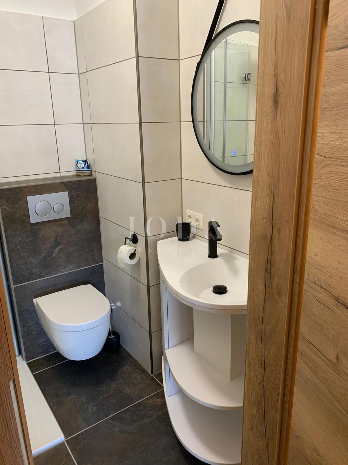Apartma v centru mesta Krk s pogledom na morje!