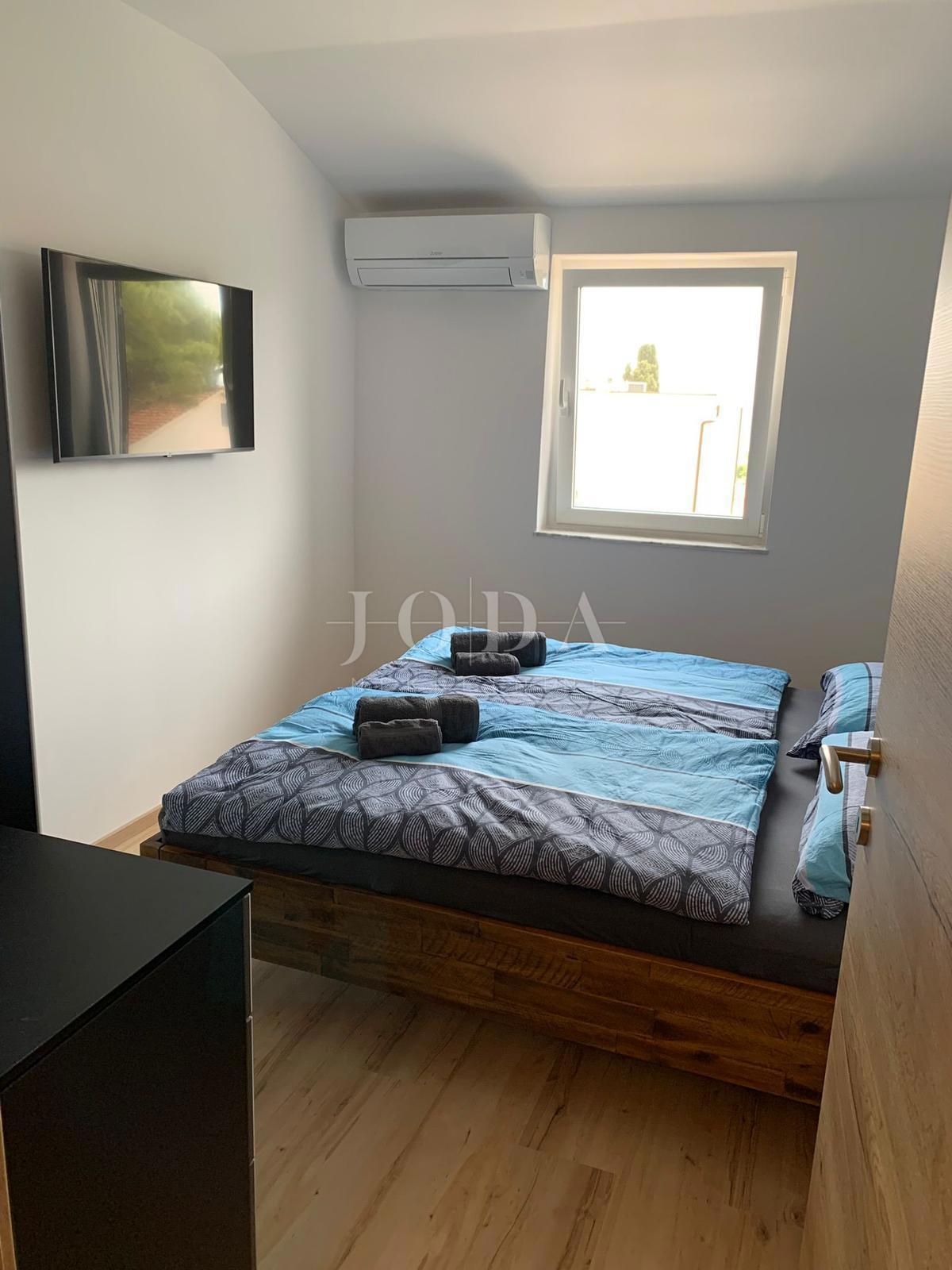 Apartma v centru mesta Krk s pogledom na morje!