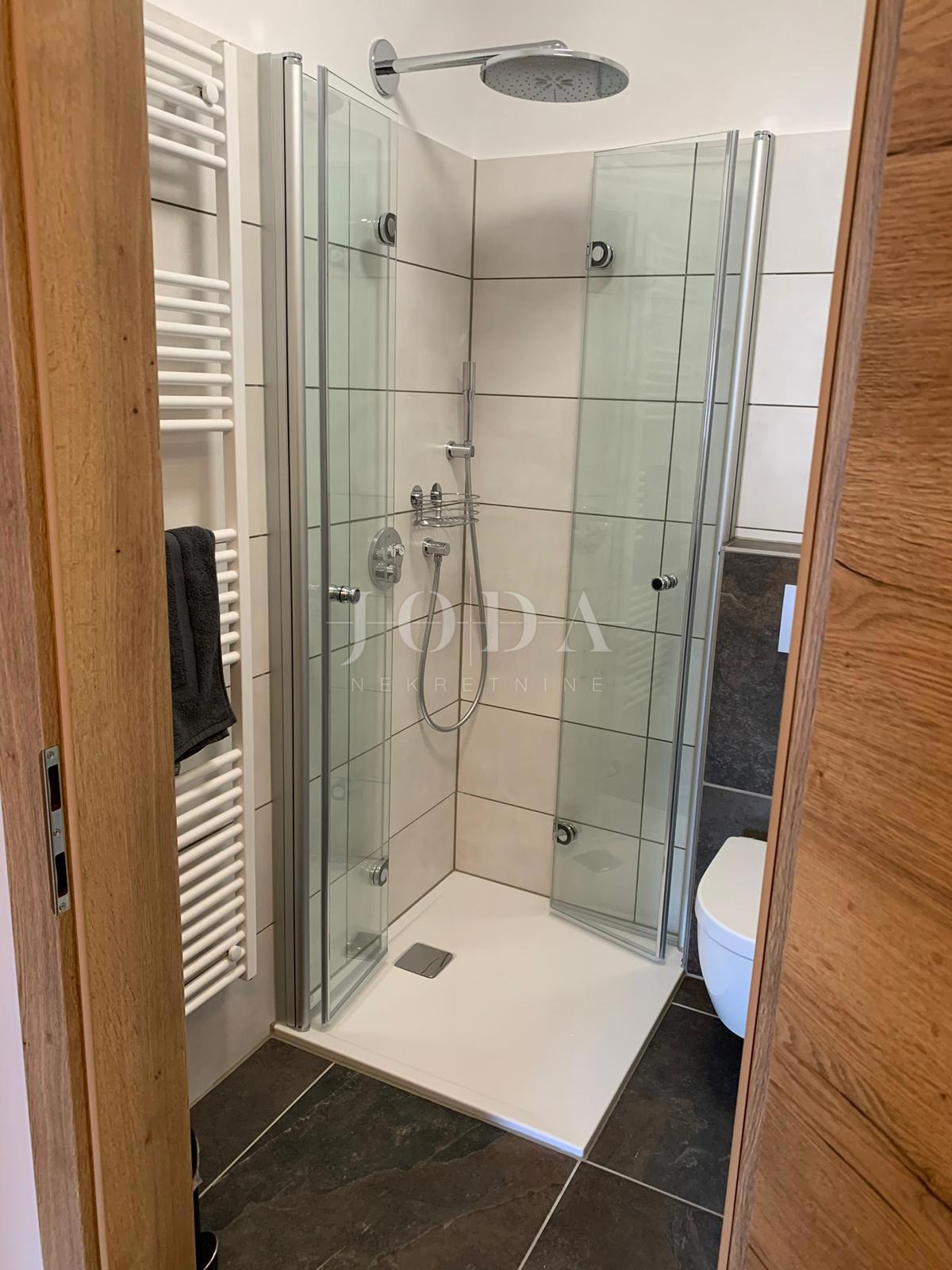 Apartma v centru mesta Krk s pogledom na morje!