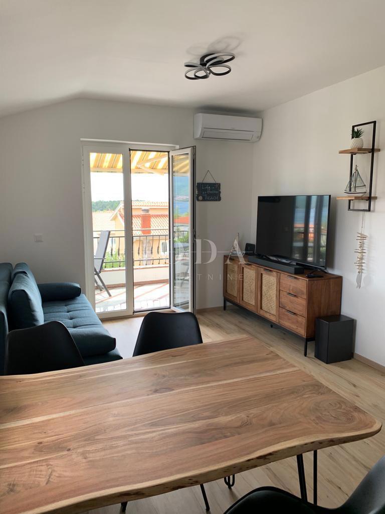 Apartma v centru mesta Krk s pogledom na morje!
