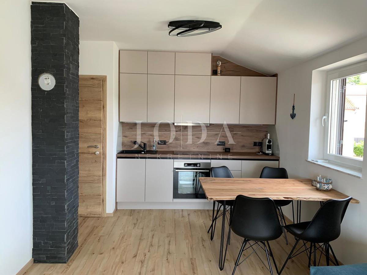 Apartma v centru mesta Krk s pogledom na morje!
