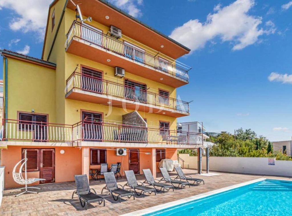 Hiša Crikvenica, 800m2