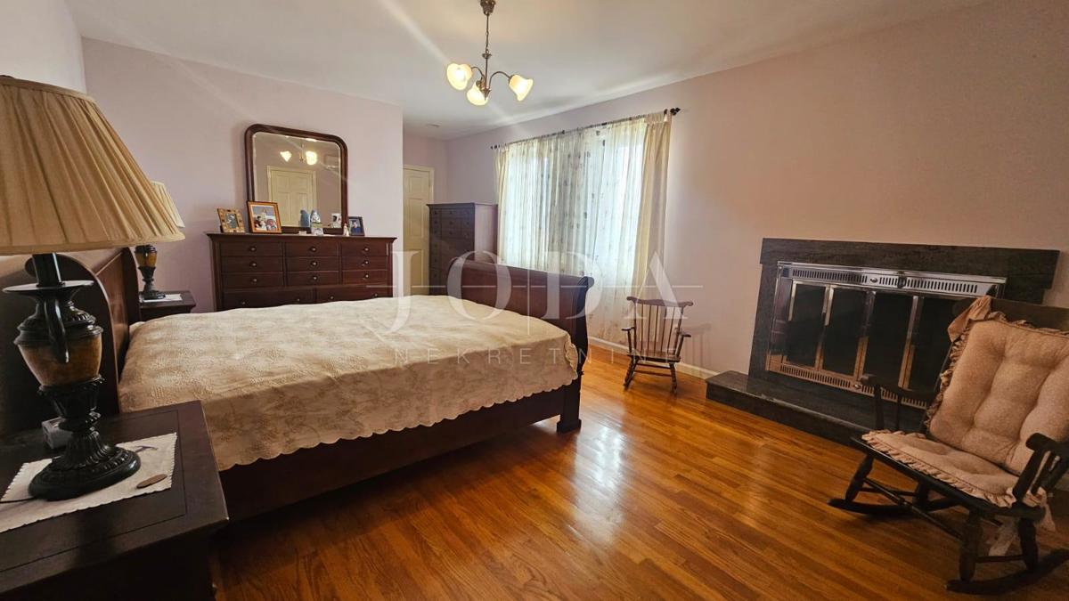 Hiša Kraljevica, 330m2