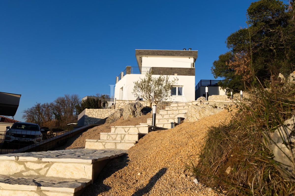 Vila prva vrsta do morja s panoramskim pogledom