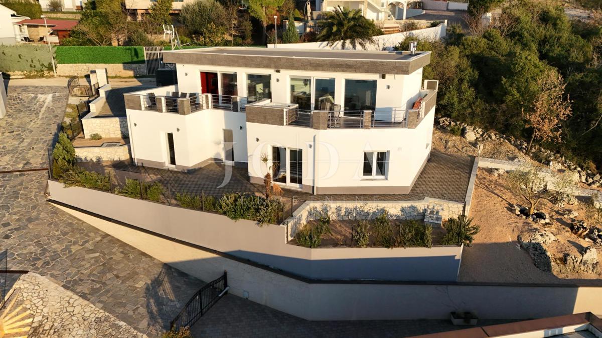 Vila prva vrsta do morja s panoramskim pogledom