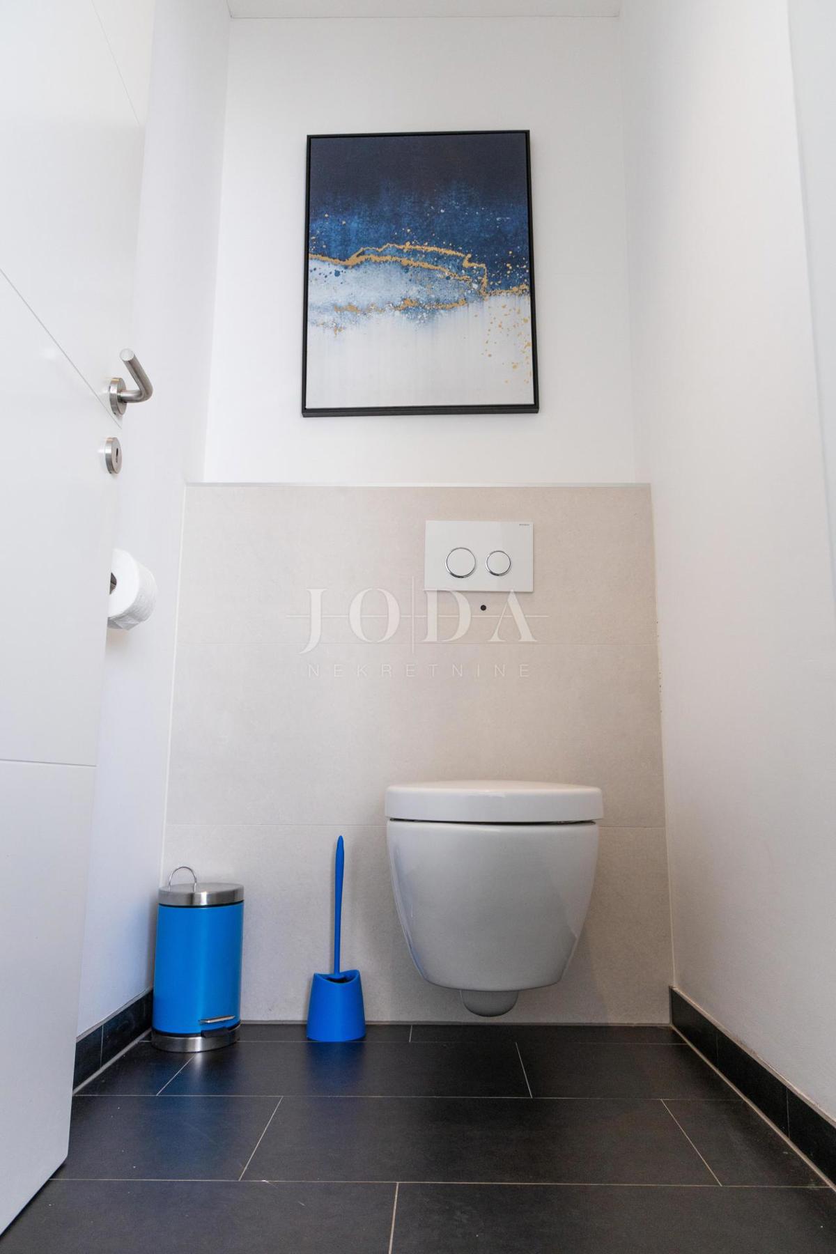 Vila prva vrsta do morja s panoramskim pogledom