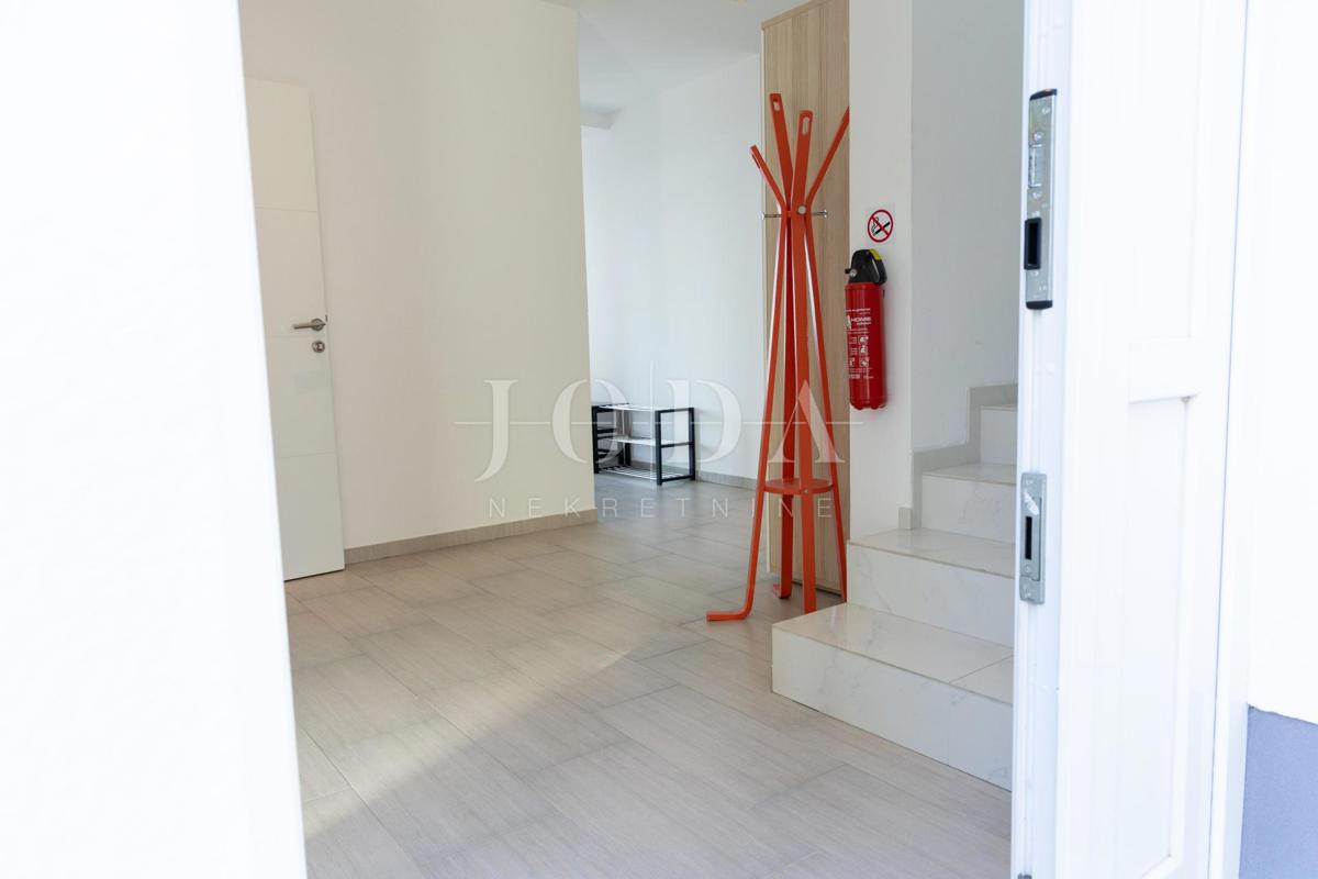 Vila prva vrsta do morja s panoramskim pogledom